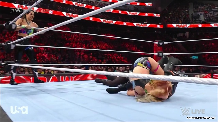 WWE_Monday_Night_Raw_2023_04_10_720p_HDTV_x264-NWCHD_mp4_002196582.jpg