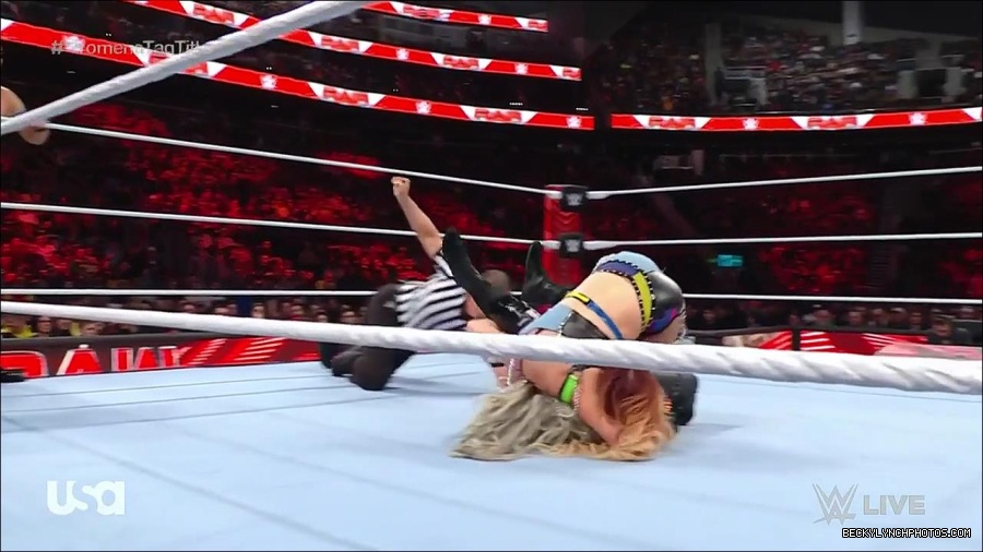 WWE_Monday_Night_Raw_2023_04_10_720p_HDTV_x264-NWCHD_mp4_002196982.jpg