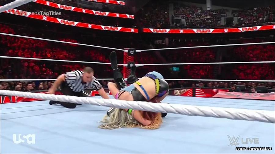 WWE_Monday_Night_Raw_2023_04_10_720p_HDTV_x264-NWCHD_mp4_002197382.jpg