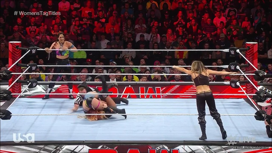 WWE_Monday_Night_Raw_2023_04_10_720p_HDTV_x264-NWCHD_mp4_002198183.jpg