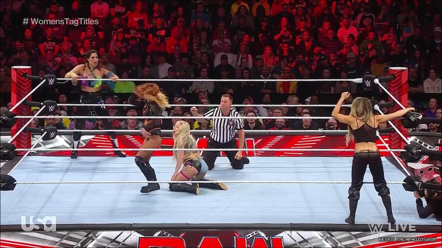 WWE_Monday_Night_Raw_2023_04_10_720p_HDTV_x264-NWCHD_mp4_002203388.jpg