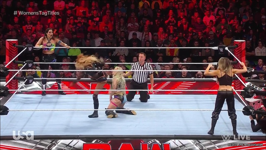 WWE_Monday_Night_Raw_2023_04_10_720p_HDTV_x264-NWCHD_mp4_002203789.jpg