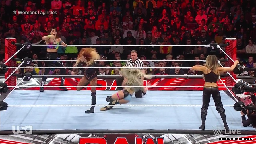 WWE_Monday_Night_Raw_2023_04_10_720p_HDTV_x264-NWCHD_mp4_002204189.jpg