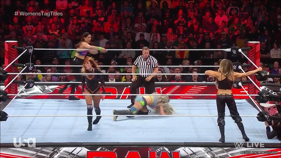 WWE_Monday_Night_Raw_2023_04_10_720p_HDTV_x264-NWCHD_mp4_002204590.jpg