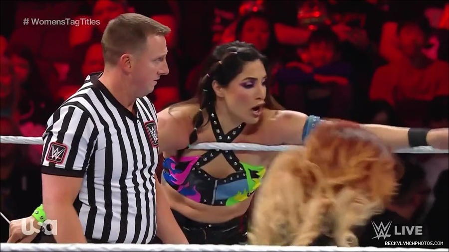 WWE_Monday_Night_Raw_2023_04_10_720p_HDTV_x264-NWCHD_mp4_002210596.jpg