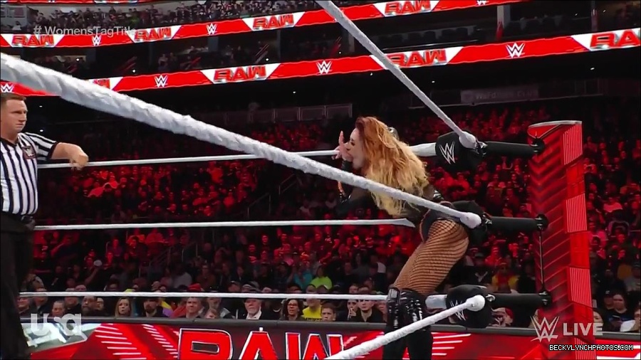 WWE_Monday_Night_Raw_2023_04_10_720p_HDTV_x264-NWCHD_mp4_002212998.jpg
