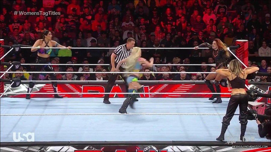 WWE_Monday_Night_Raw_2023_04_10_720p_HDTV_x264-NWCHD_mp4_002214199.jpg