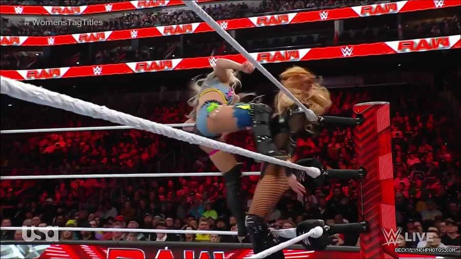 WWE_Monday_Night_Raw_2023_04_10_720p_HDTV_x264-NWCHD_mp4_002215400.jpg
