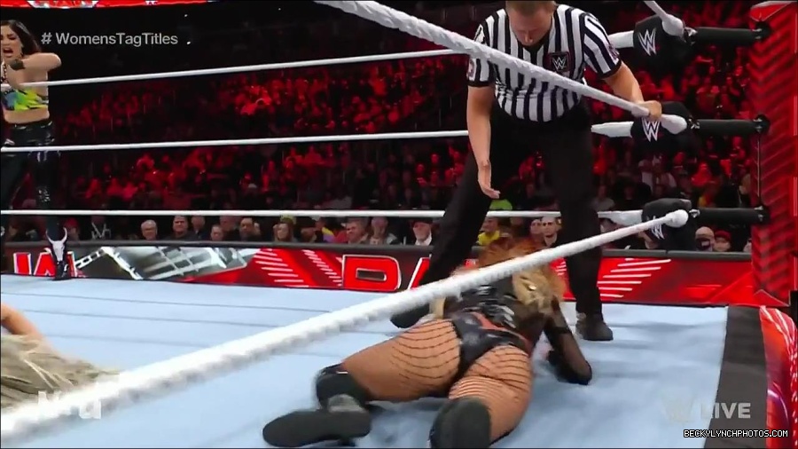 WWE_Monday_Night_Raw_2023_04_10_720p_HDTV_x264-NWCHD_mp4_002220205.jpg