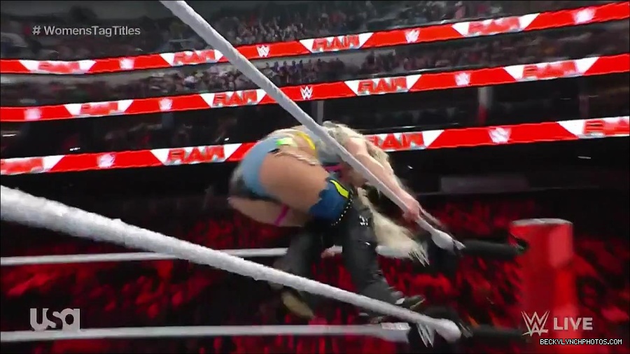 WWE_Monday_Night_Raw_2023_04_10_720p_HDTV_x264-NWCHD_mp4_002224610.jpg