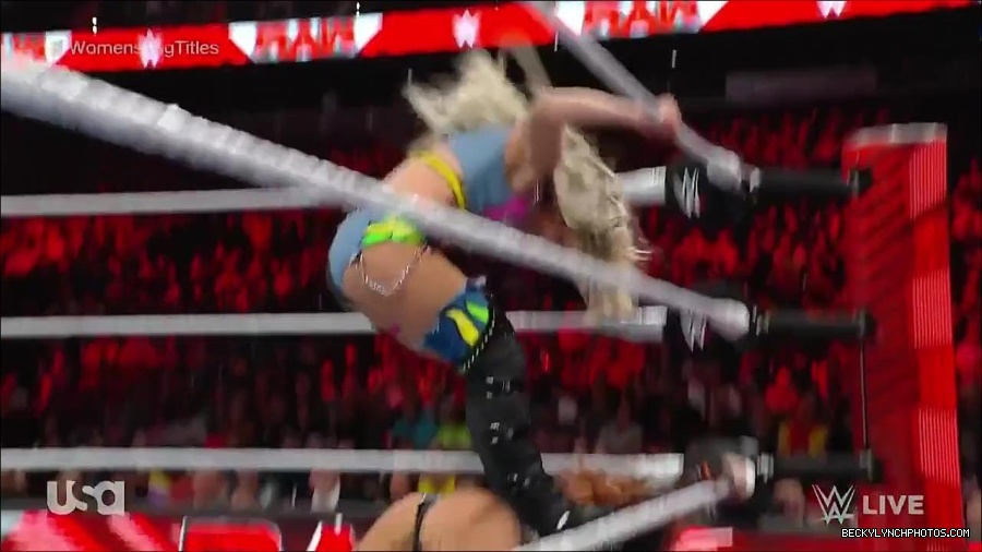 WWE_Monday_Night_Raw_2023_04_10_720p_HDTV_x264-NWCHD_mp4_002225010.jpg