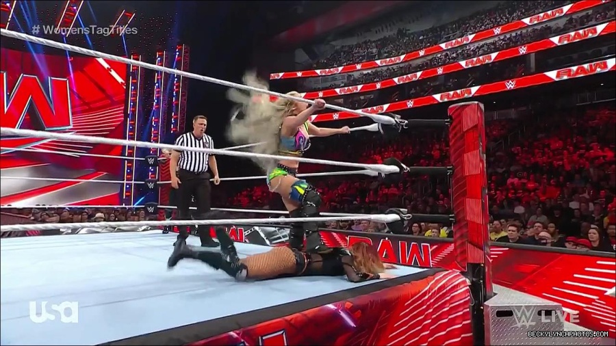 WWE_Monday_Night_Raw_2023_04_10_720p_HDTV_x264-NWCHD_mp4_002225410.jpg