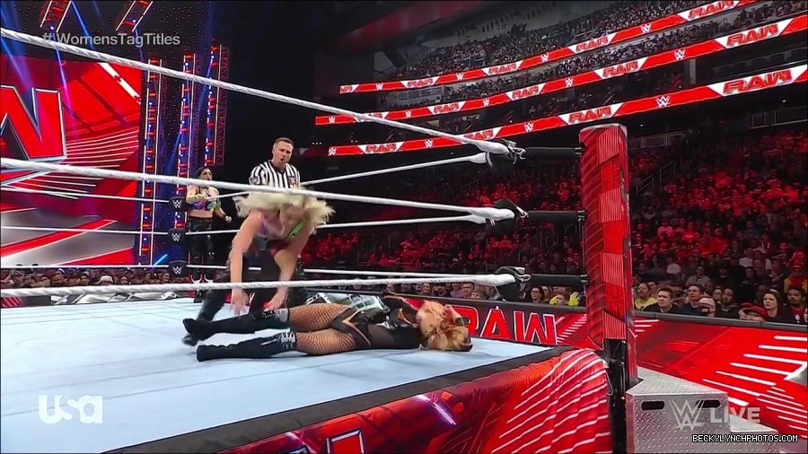 WWE_Monday_Night_Raw_2023_04_10_720p_HDTV_x264-NWCHD_mp4_002226612.jpg