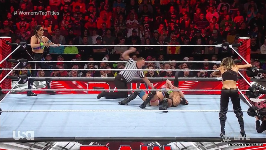 WWE_Monday_Night_Raw_2023_04_10_720p_HDTV_x264-NWCHD_mp4_002229014.jpg