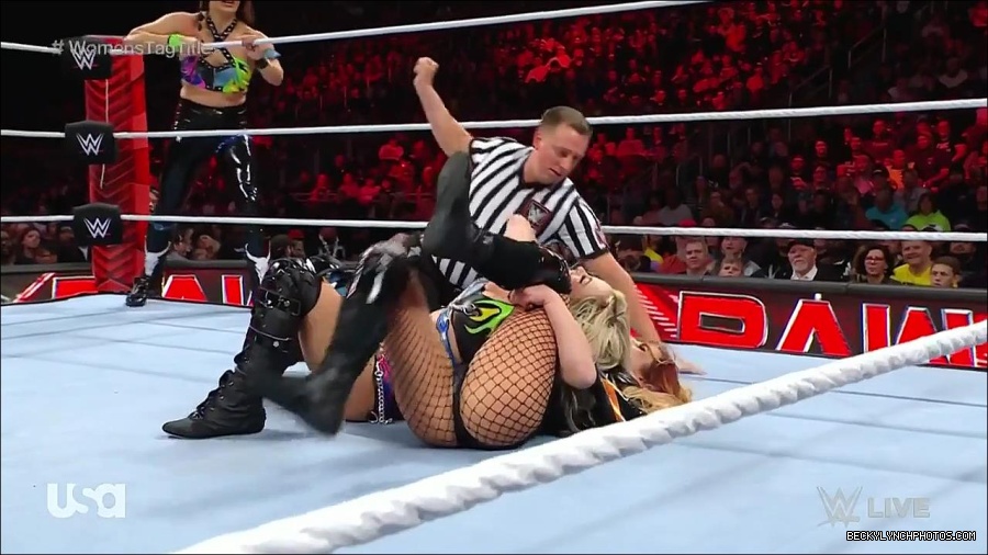 WWE_Monday_Night_Raw_2023_04_10_720p_HDTV_x264-NWCHD_mp4_002229815.jpg