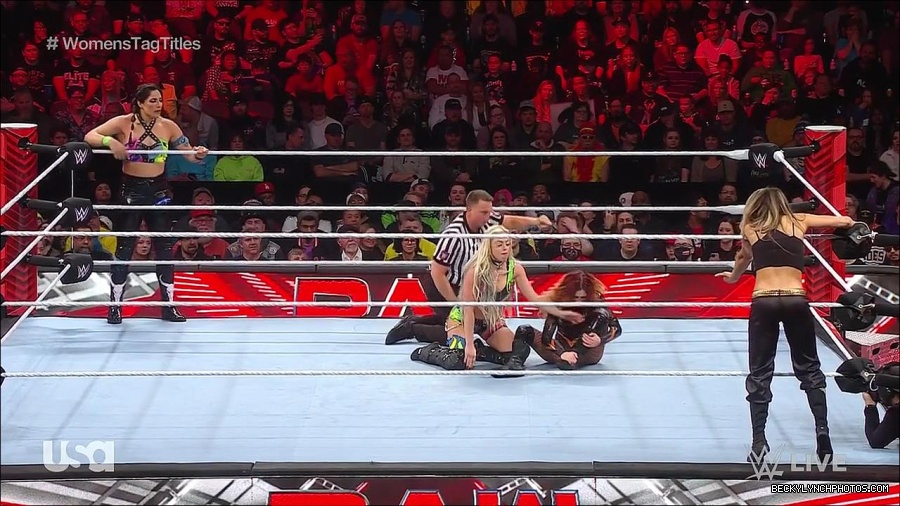 WWE_Monday_Night_Raw_2023_04_10_720p_HDTV_x264-NWCHD_mp4_002232217.jpg