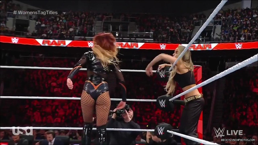 WWE_Monday_Night_Raw_2023_04_10_720p_HDTV_x264-NWCHD_mp4_002249134.jpg