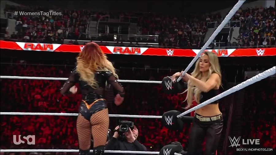 WWE_Monday_Night_Raw_2023_04_10_720p_HDTV_x264-NWCHD_mp4_002249534.jpg