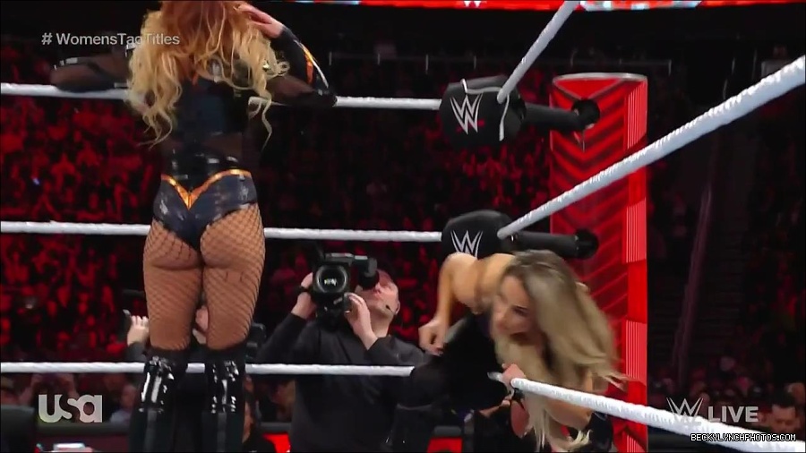 WWE_Monday_Night_Raw_2023_04_10_720p_HDTV_x264-NWCHD_mp4_002250335.jpg