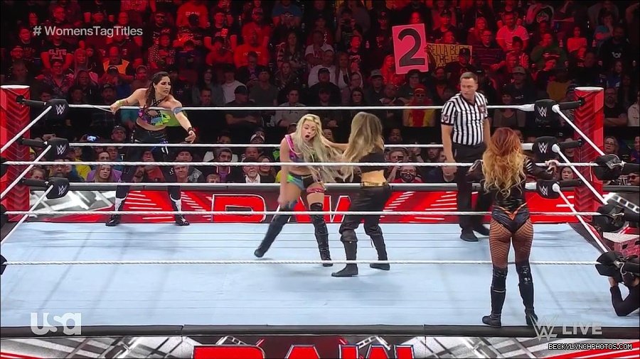 WWE_Monday_Night_Raw_2023_04_10_720p_HDTV_x264-NWCHD_mp4_002261146.jpg