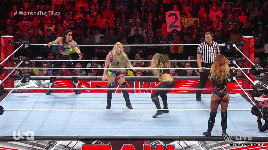 WWE_Monday_Night_Raw_2023_04_10_720p_HDTV_x264-NWCHD_mp4_002261546.jpg