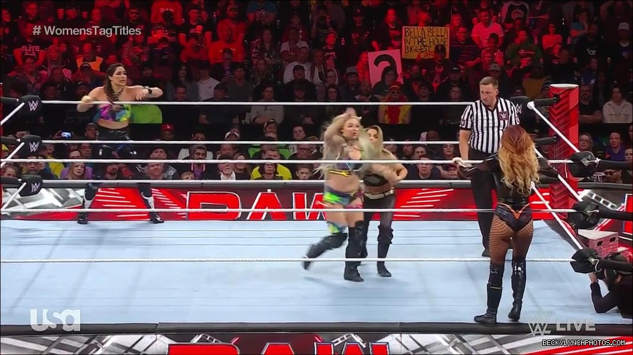 WWE_Monday_Night_Raw_2023_04_10_720p_HDTV_x264-NWCHD_mp4_002262347.jpg