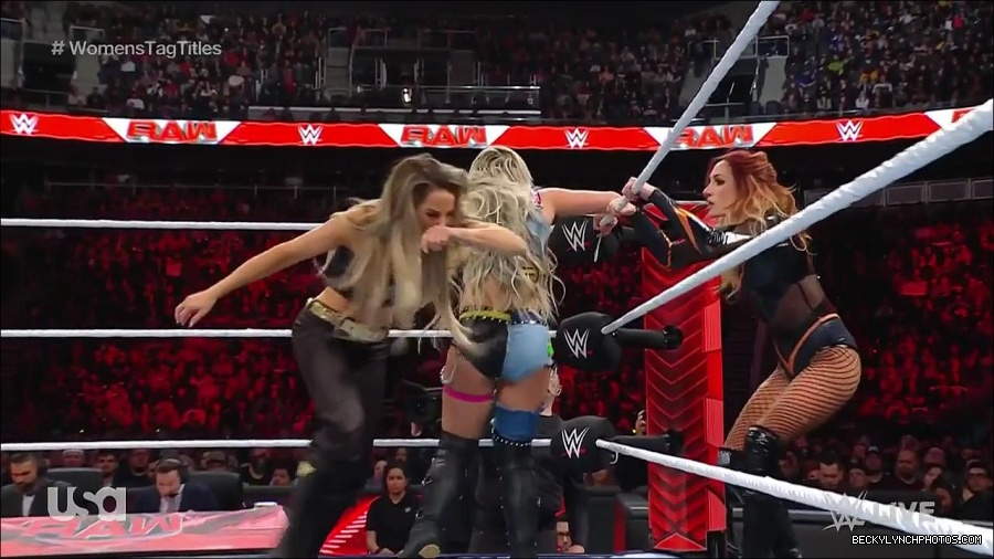WWE_Monday_Night_Raw_2023_04_10_720p_HDTV_x264-NWCHD_mp4_002265550.jpg
