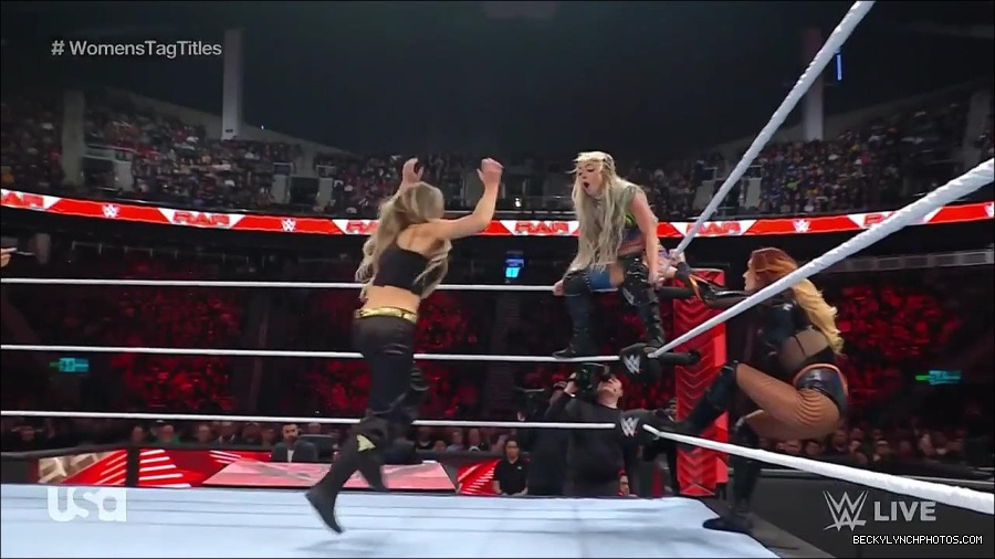 WWE_Monday_Night_Raw_2023_04_10_720p_HDTV_x264-NWCHD_mp4_002270355.jpg