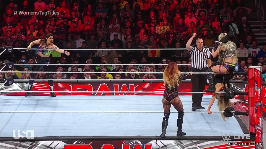 WWE_Monday_Night_Raw_2023_04_10_720p_HDTV_x264-NWCHD_mp4_002273959.jpg