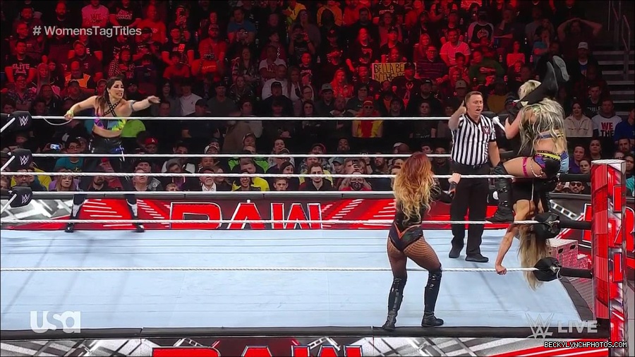 WWE_Monday_Night_Raw_2023_04_10_720p_HDTV_x264-NWCHD_mp4_002274359.jpg