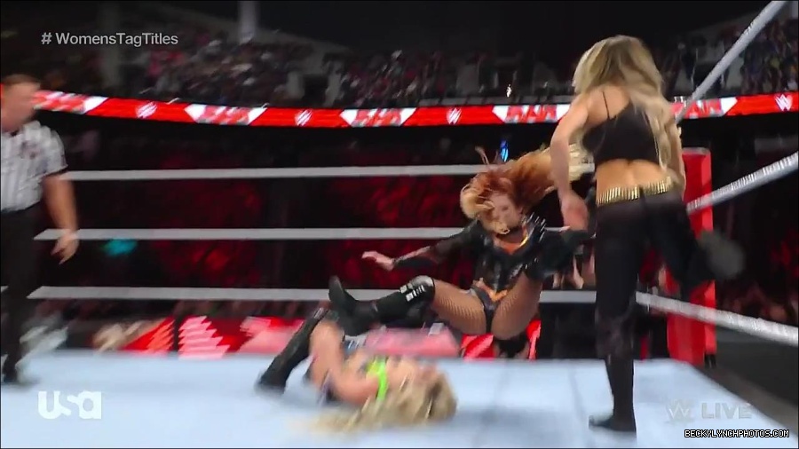 WWE_Monday_Night_Raw_2023_04_10_720p_HDTV_x264-NWCHD_mp4_002286772.jpg