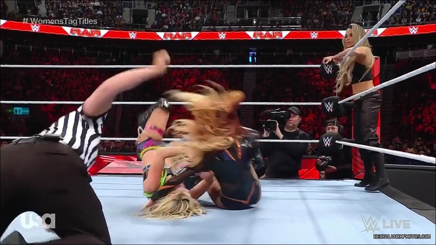 WWE_Monday_Night_Raw_2023_04_10_720p_HDTV_x264-NWCHD_mp4_002290776.jpg