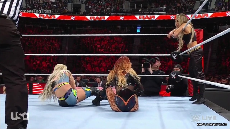 WWE_Monday_Night_Raw_2023_04_10_720p_HDTV_x264-NWCHD_mp4_002292377.jpg