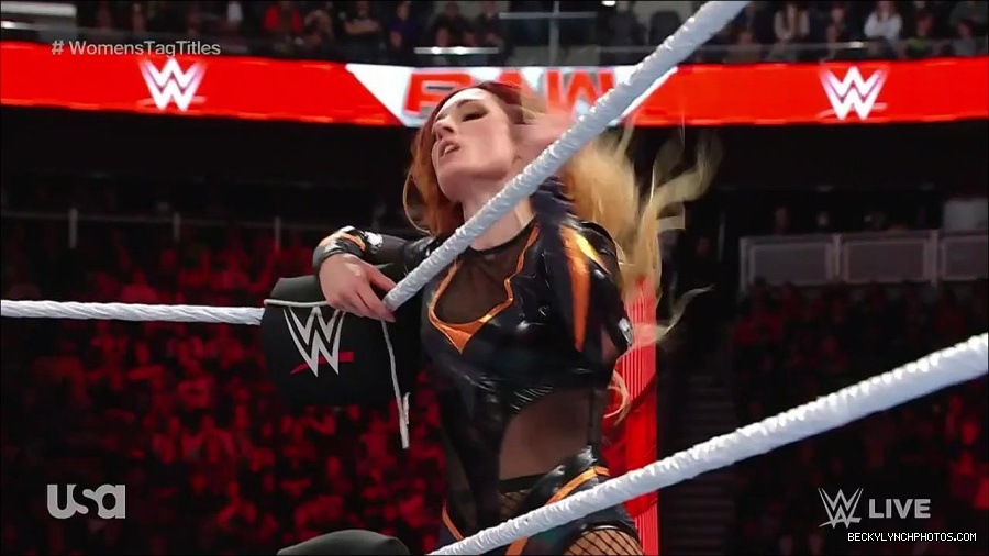 WWE_Monday_Night_Raw_2023_04_10_720p_HDTV_x264-NWCHD_mp4_002323208.jpg