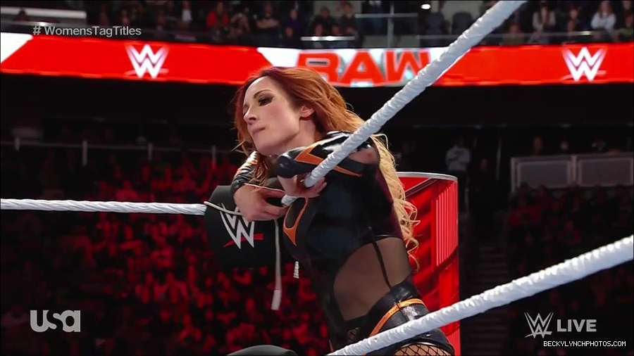 WWE_Monday_Night_Raw_2023_04_10_720p_HDTV_x264-NWCHD_mp4_002323608.jpg