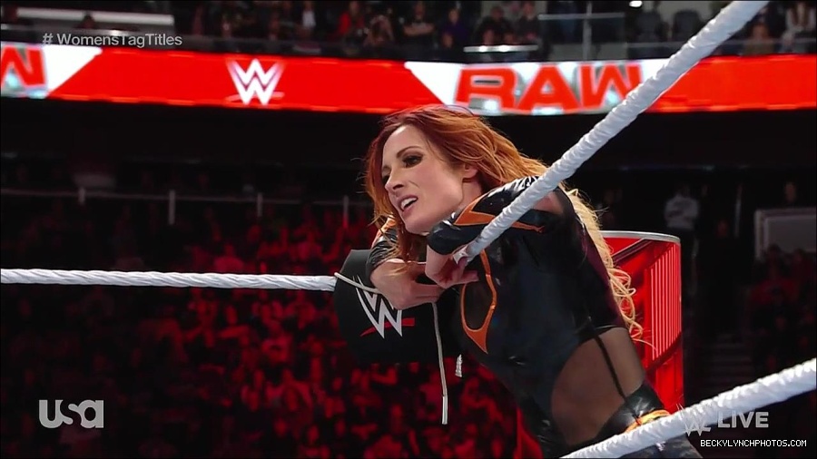 WWE_Monday_Night_Raw_2023_04_10_720p_HDTV_x264-NWCHD_mp4_002324409.jpg