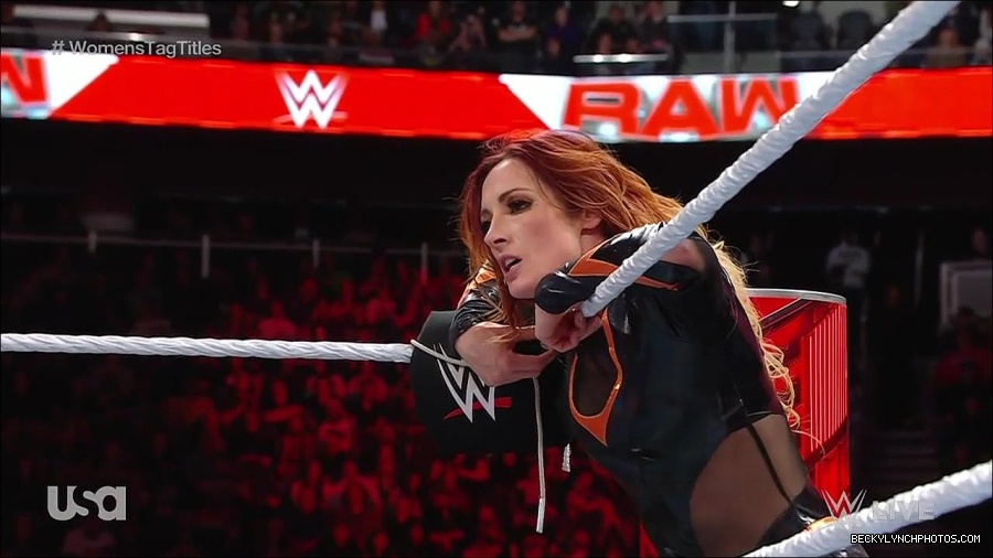 WWE_Monday_Night_Raw_2023_04_10_720p_HDTV_x264-NWCHD_mp4_002324810.jpg
