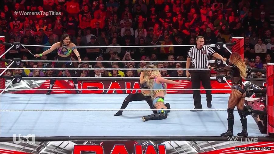 WWE_Monday_Night_Raw_2023_04_10_720p_HDTV_x264-NWCHD_mp4_002326411.jpg