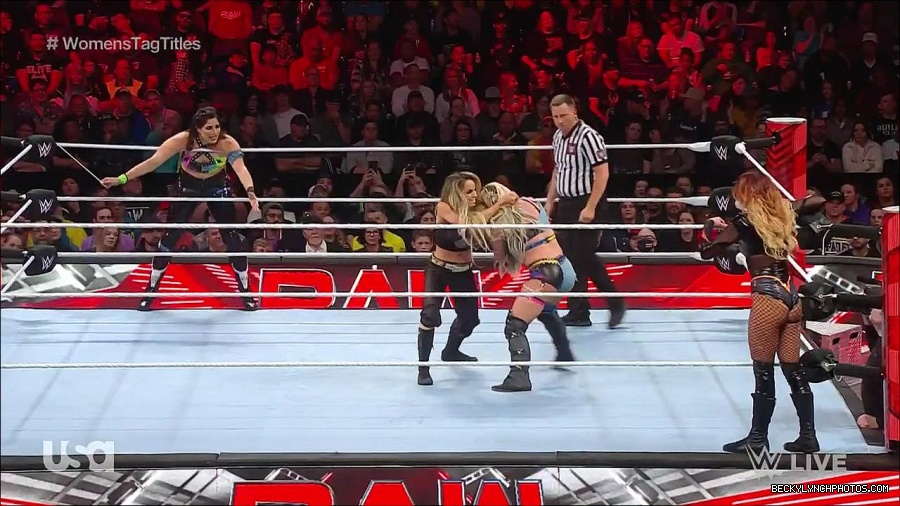 WWE_Monday_Night_Raw_2023_04_10_720p_HDTV_x264-NWCHD_mp4_002328814.jpg