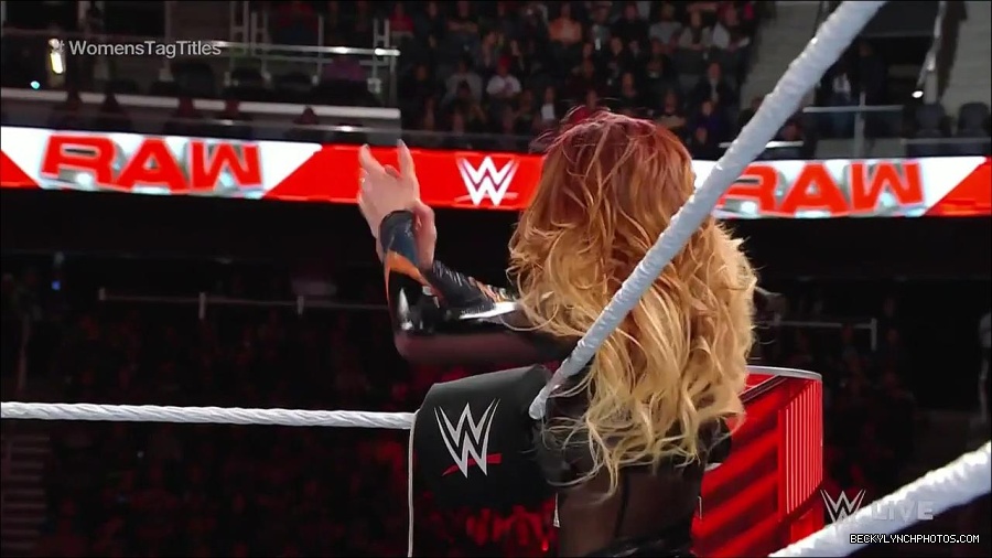 WWE_Monday_Night_Raw_2023_04_10_720p_HDTV_x264-NWCHD_mp4_002347232.jpg