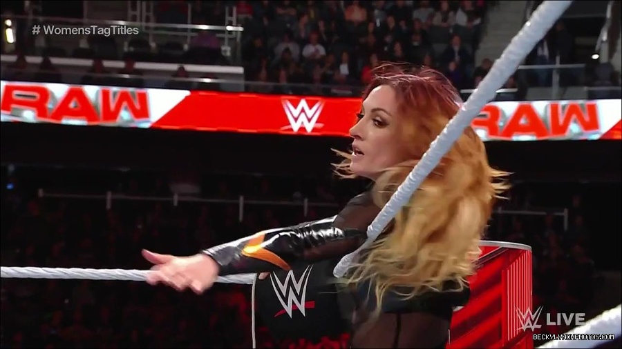WWE_Monday_Night_Raw_2023_04_10_720p_HDTV_x264-NWCHD_mp4_002347632.jpg