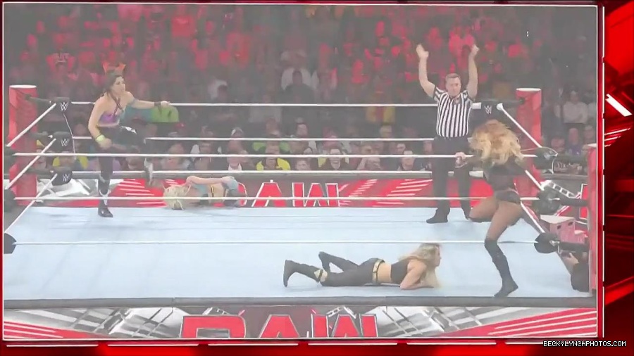 WWE_Monday_Night_Raw_2023_04_10_720p_HDTV_x264-NWCHD_mp4_002354840.jpg