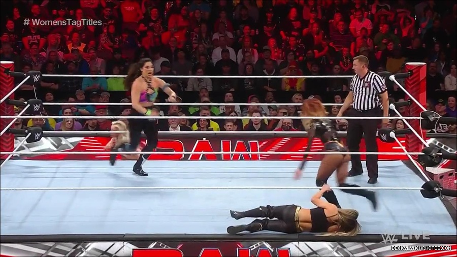 WWE_Monday_Night_Raw_2023_04_10_720p_HDTV_x264-NWCHD_mp4_002356041.jpg