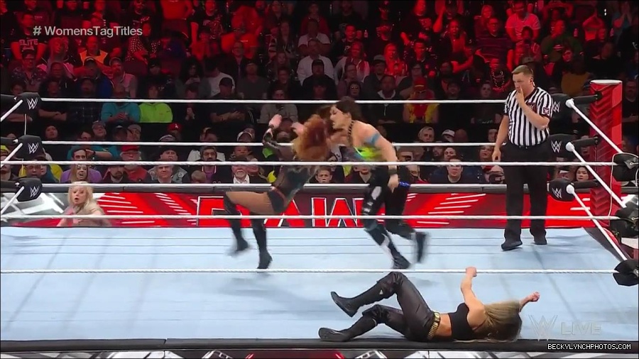 WWE_Monday_Night_Raw_2023_04_10_720p_HDTV_x264-NWCHD_mp4_002356842.jpg