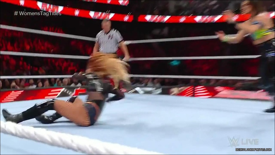 WWE_Monday_Night_Raw_2023_04_10_720p_HDTV_x264-NWCHD_mp4_002357642.jpg