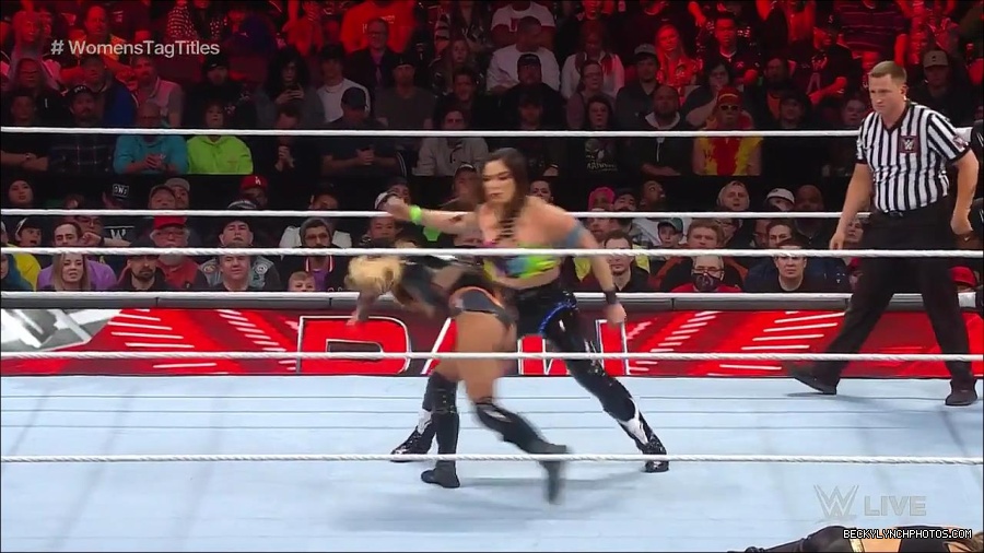 WWE_Monday_Night_Raw_2023_04_10_720p_HDTV_x264-NWCHD_mp4_002360846.jpg