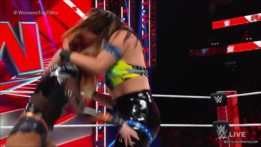 WWE_Monday_Night_Raw_2023_04_10_720p_HDTV_x264-NWCHD_mp4_002365650.jpg