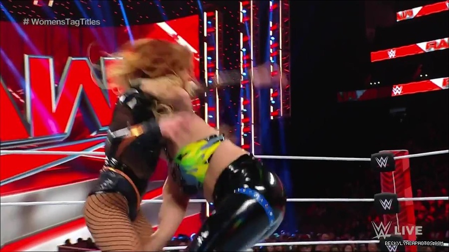 WWE_Monday_Night_Raw_2023_04_10_720p_HDTV_x264-NWCHD_mp4_002366051.jpg