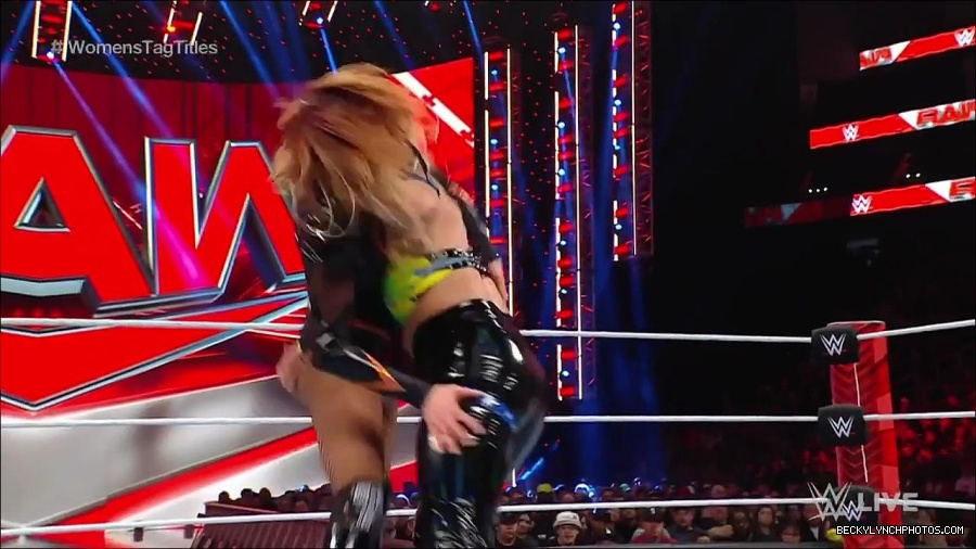 WWE_Monday_Night_Raw_2023_04_10_720p_HDTV_x264-NWCHD_mp4_002366451.jpg