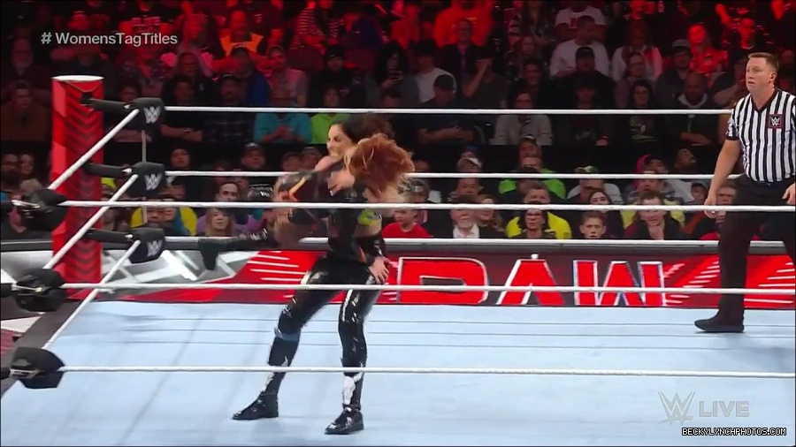 WWE_Monday_Night_Raw_2023_04_10_720p_HDTV_x264-NWCHD_mp4_002367652.jpg